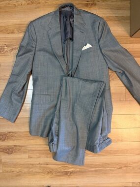 Men’s grey suit